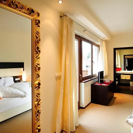 Ansitz Plantiz Отель Мерано